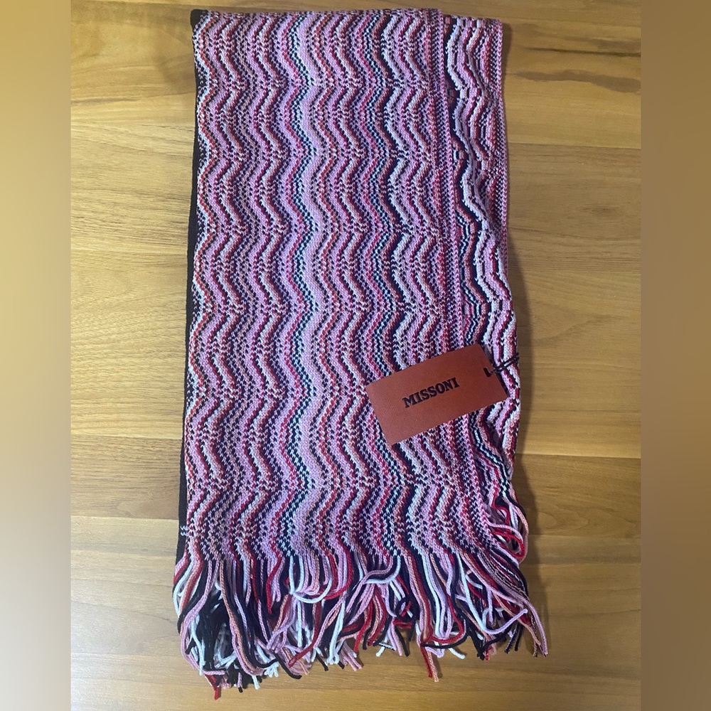 New Missoni Iconic Knit Scarf with Beautiful Contrast Black, White, Pinks, Red